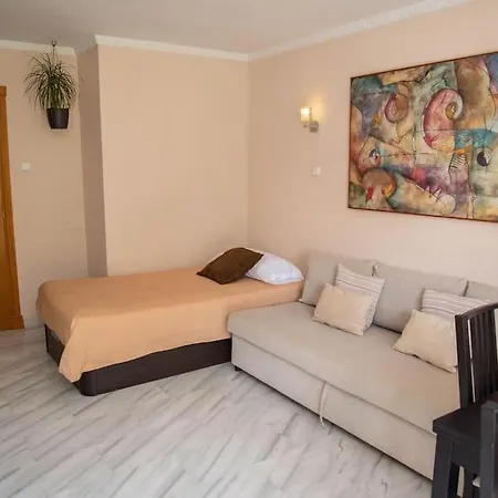 Piso Con Jardin Apartment Malaga Exterior photo